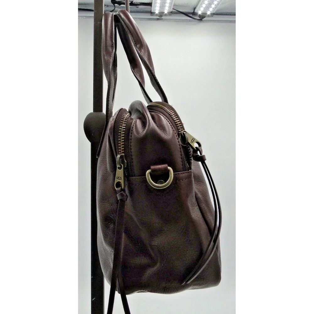 UGG AUSTRALIA UNISEX LEATHER BRANFORD SLIM BRIEF BAG‎ BROWN